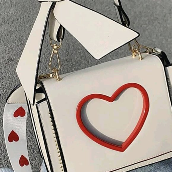 Heart Detailed Purse - Picture 6 of 7